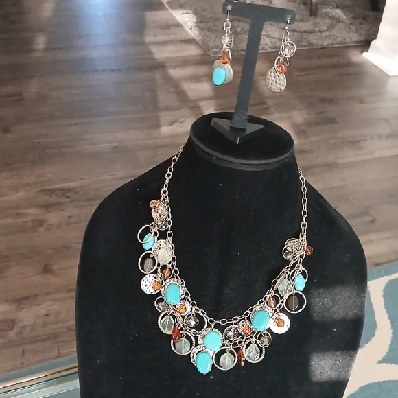 Premier Designs Turquoise and Silver Necklace Set - Picture 1 of 4